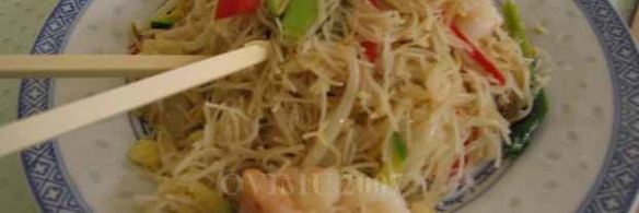 лапша рисовая с овощами и креветками