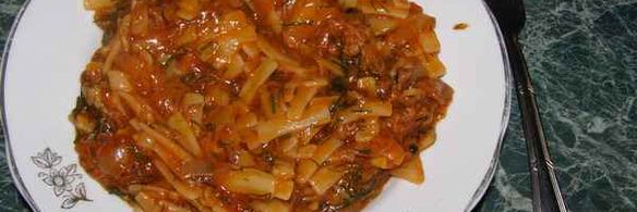лапша в мясном соусе