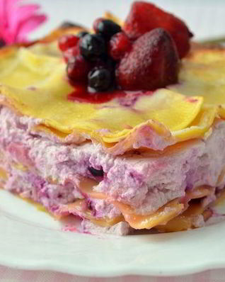 Лазанья с рикоттой и ягодным ассорти