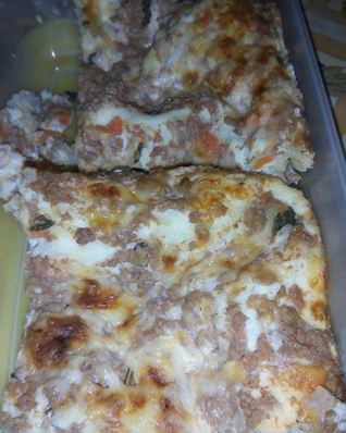 Лазанья с соусами Болоньезе и Бешамель
