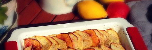 сладкая лазанья с яблоками, некторинами, грецкими орехами и курагой