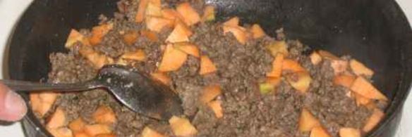 макароны гнезда с мясом и овощами