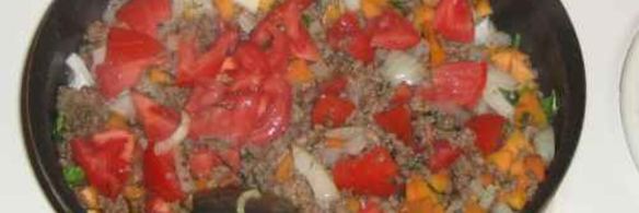 макароны гнезда с мясом и овощами