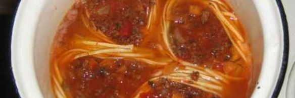 макароны гнезда с мясом и овощами