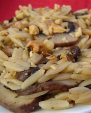 Паста орзо с грибами и грецкими орехами
