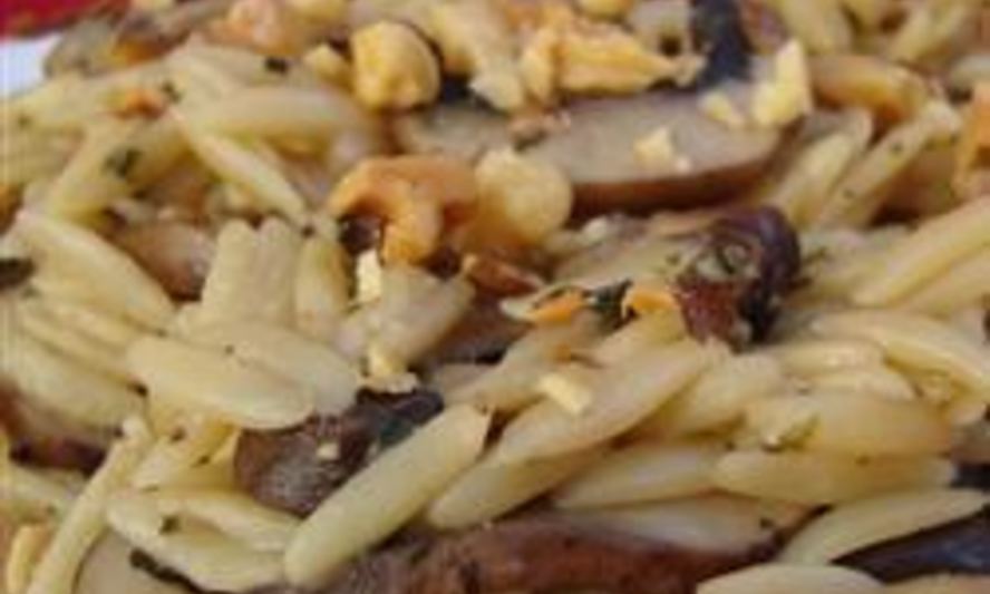 Рецепт пасты орзо с грибами и грецкими орехами