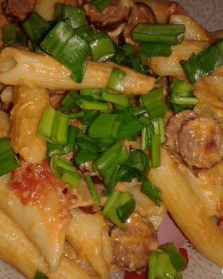 Паста с охотничьими колбасками