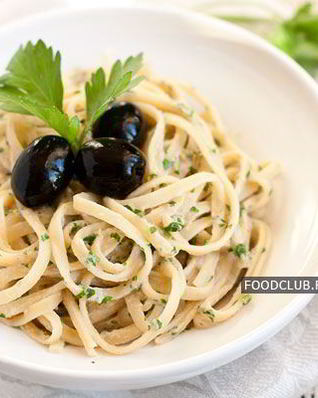 Паста с соусом из тунца и петрушки