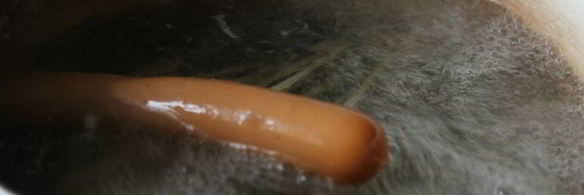 сосиска со спагетти и яйцом