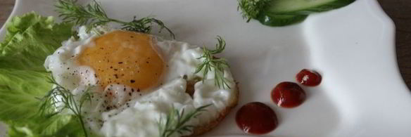 сосиска со спагетти и яйцом