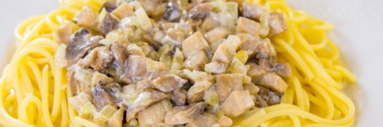 Спагетти с грибным соусом