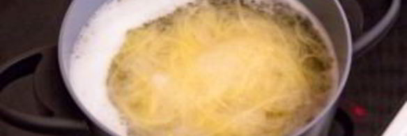 спагетти с кабачками и шпинатом