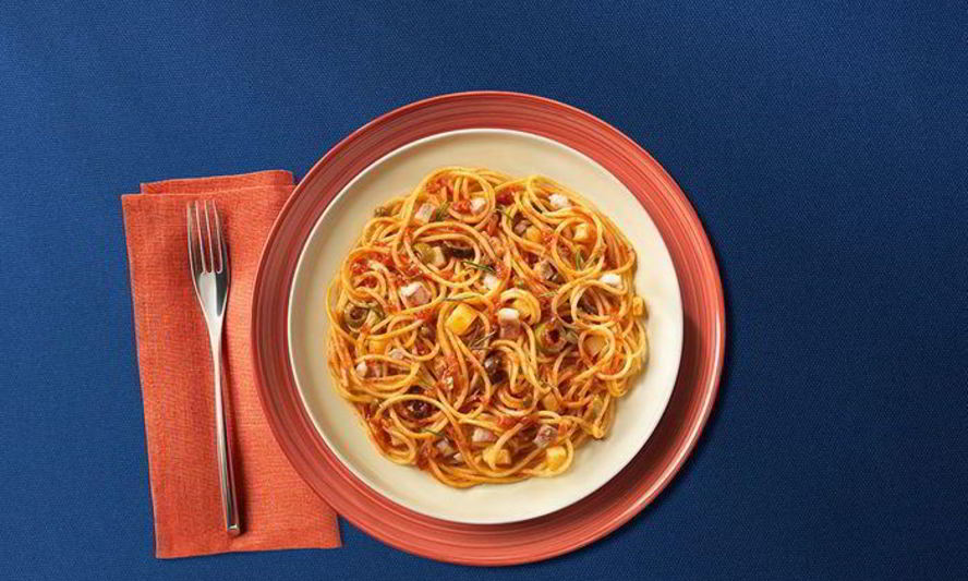 Рецепт спагетти с соусом путтанеска и рыбой