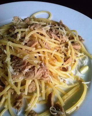 Спагетти с тунцом