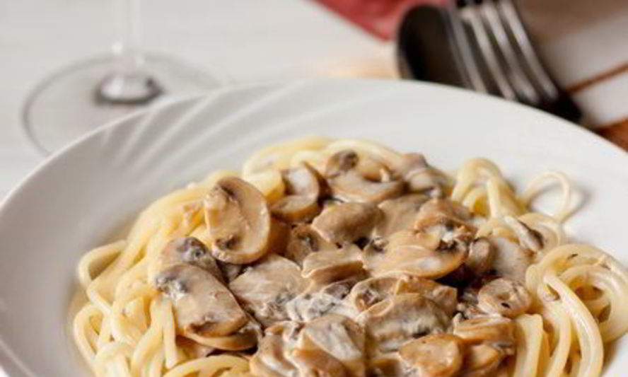 Рецепт спагетти со сливочно-грибным соусом
