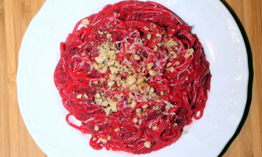 Рецепт свекольной пасты с козьим сыром и грецкими орехами