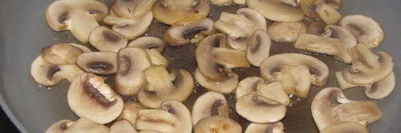 японская лапша с овощами и омлетом