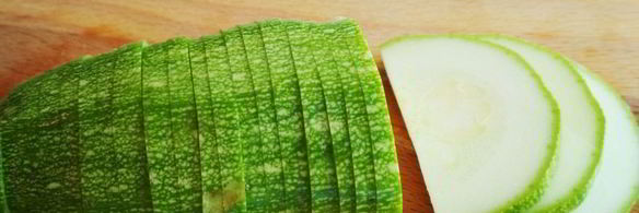 зеленая паста с кабачками и грудкой