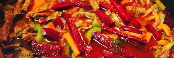 говядина, тушеная с овощами