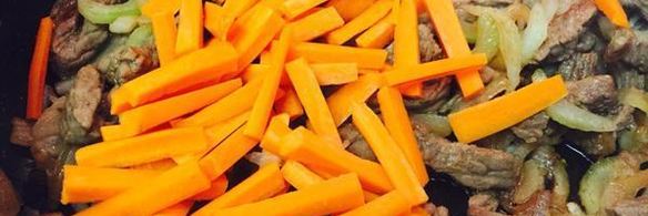 говядина, тушеная с овощами