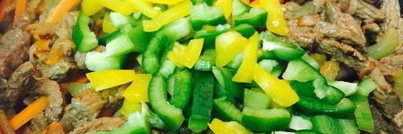 говядина, тушеная с овощами