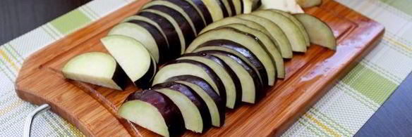 говядина тушеная с помидорами, луком и болгарским перцем