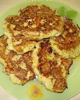 Куриные биточки с песто