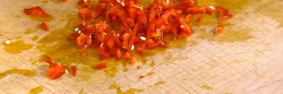 куриные крылышки, запеченные с медом и орехами