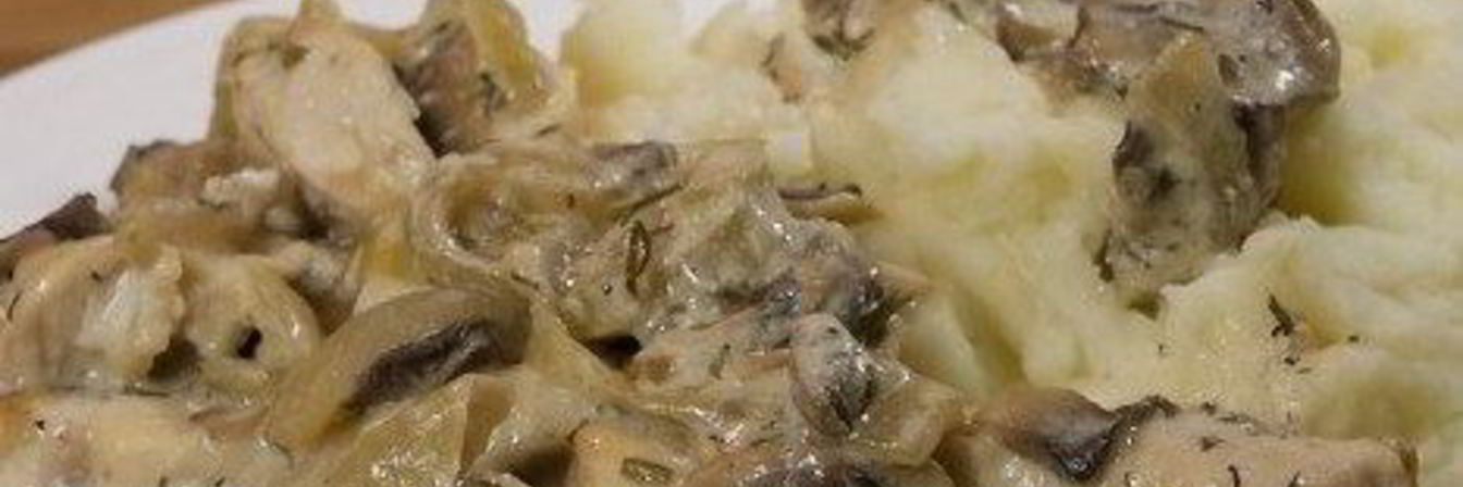 Курица с грибным соусом