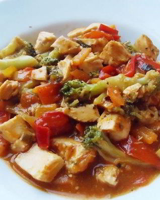 Курица в воке с овощами