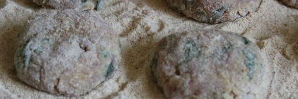 мясные биточки с картофелем и черемшой