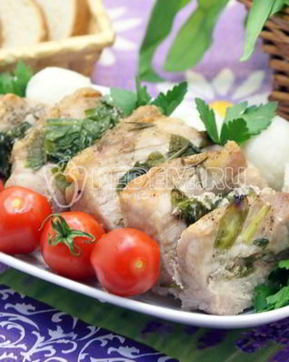 Мясо в рукаве с черемшой и розмарином