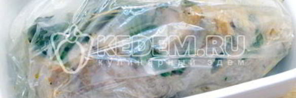 мясо в рукаве с черемшой и розмарином