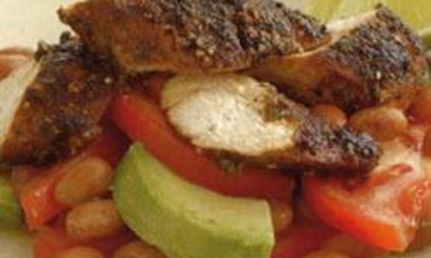 Рецепт пряных куриных грудок с салатом из фасоли