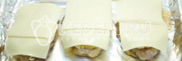 свинина с ананасами и сыром