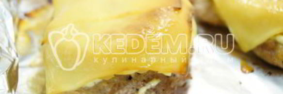 свинина с ананасами и сыром