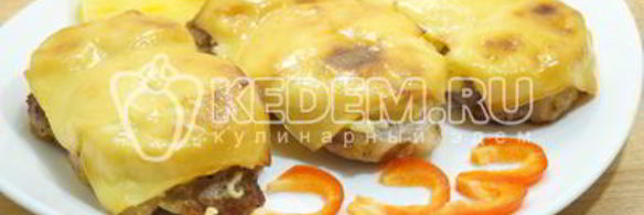 свинина с ананасами и сыром