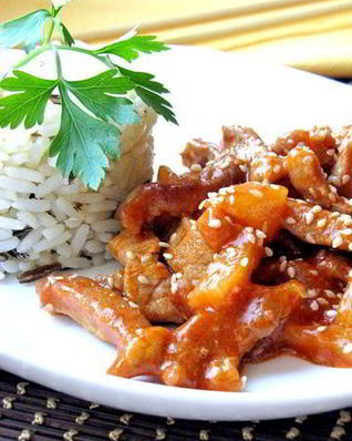 Свинина с ананасами в кисло-сладком соусе