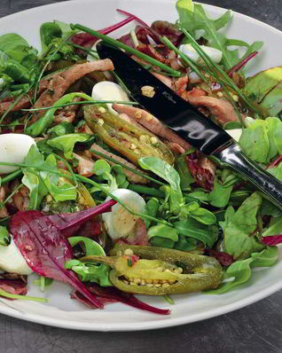 Свинина с зеленью и имбирным соусом