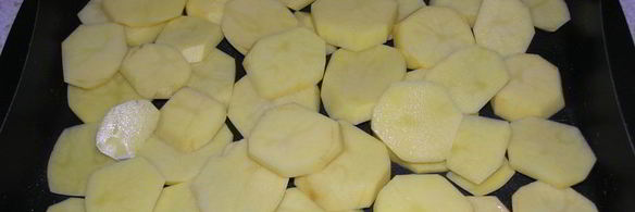 свинина, запеченная с картофелем в духовке