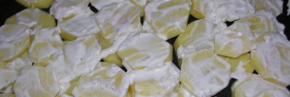 свинина, запеченная с картофелем в духовке