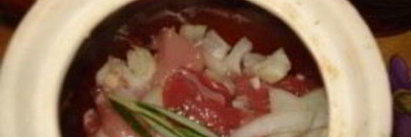 свинина запеченная в горшочке