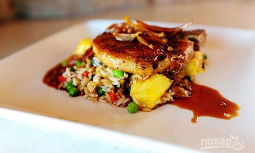 Рецепт свиных отбивных с ананасом и рисом
