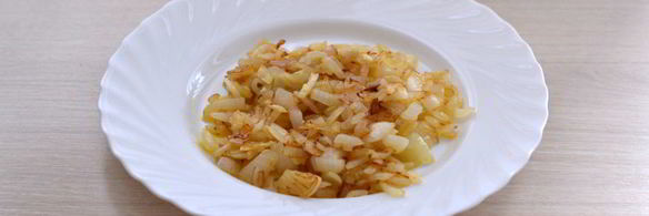 утка с чесноком на рисовой подушке