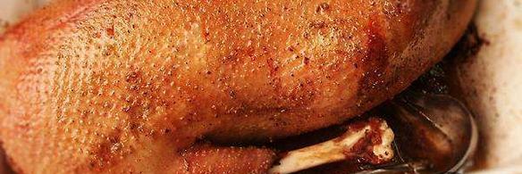 запеченный гусь с фруктами