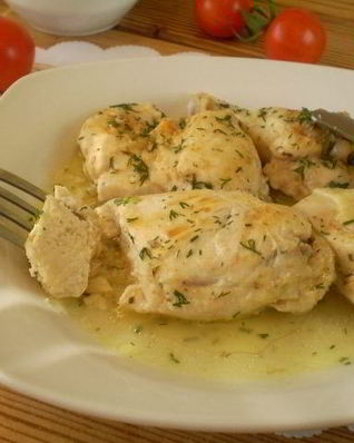 Жареное мясо кусочками на сковороде