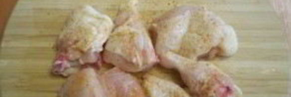 жареное мясо кусочками на сковороде