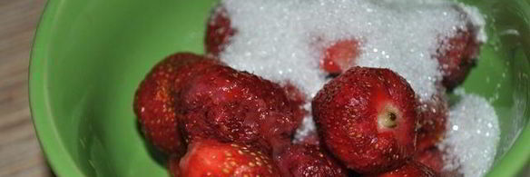 ньокки с клубникой и сыром