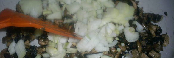 ньокки, тушенные в сливочно-грибном соусе