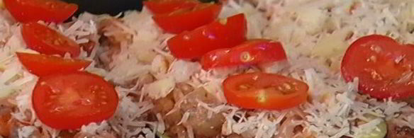 баклажаны, фаршированные овощами и сыром